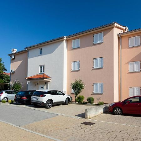 Apartments Crnekovic IV Baška Eksteriør bilde