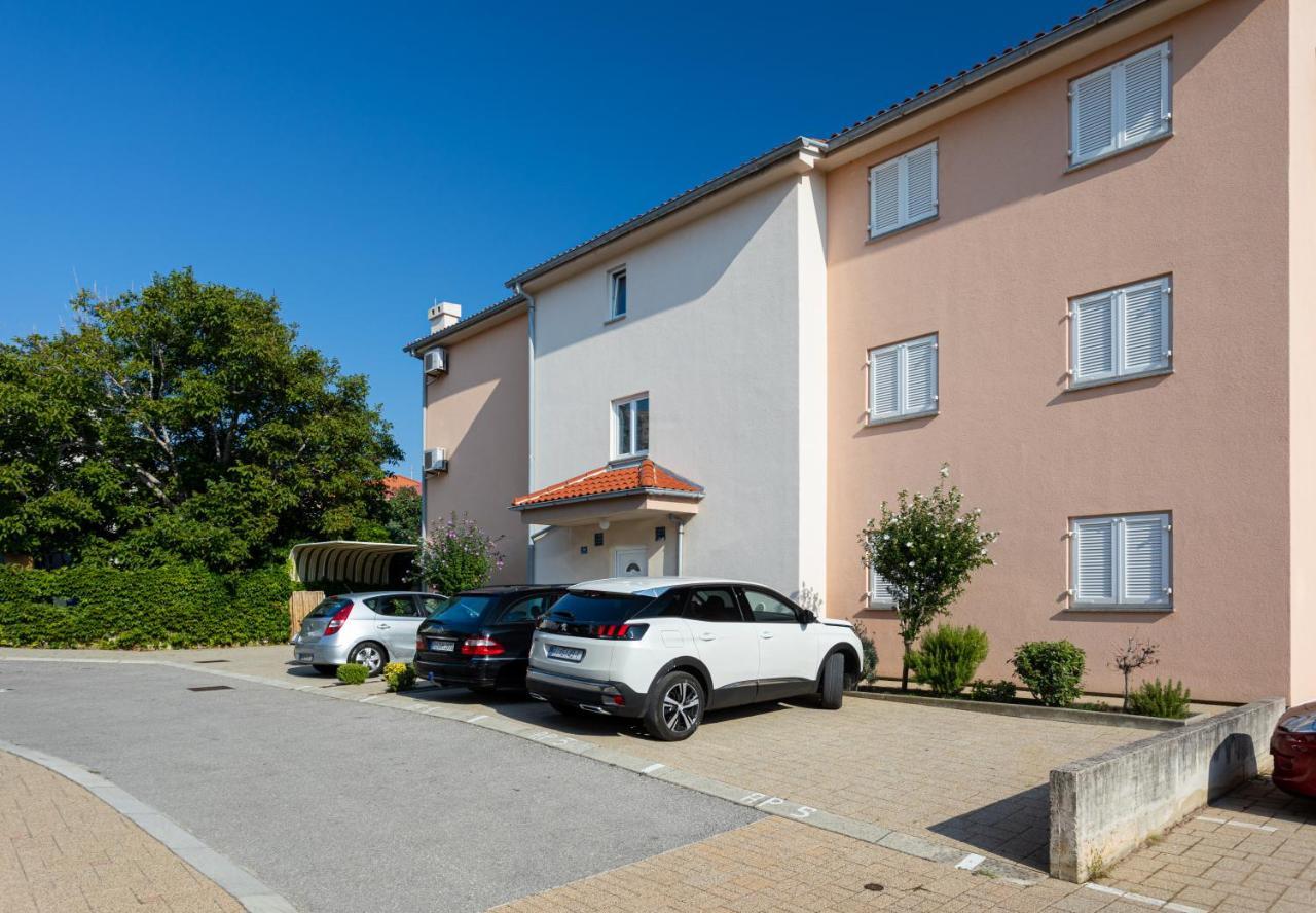 Apartments Crnekovic IV Baška Eksteriør bilde