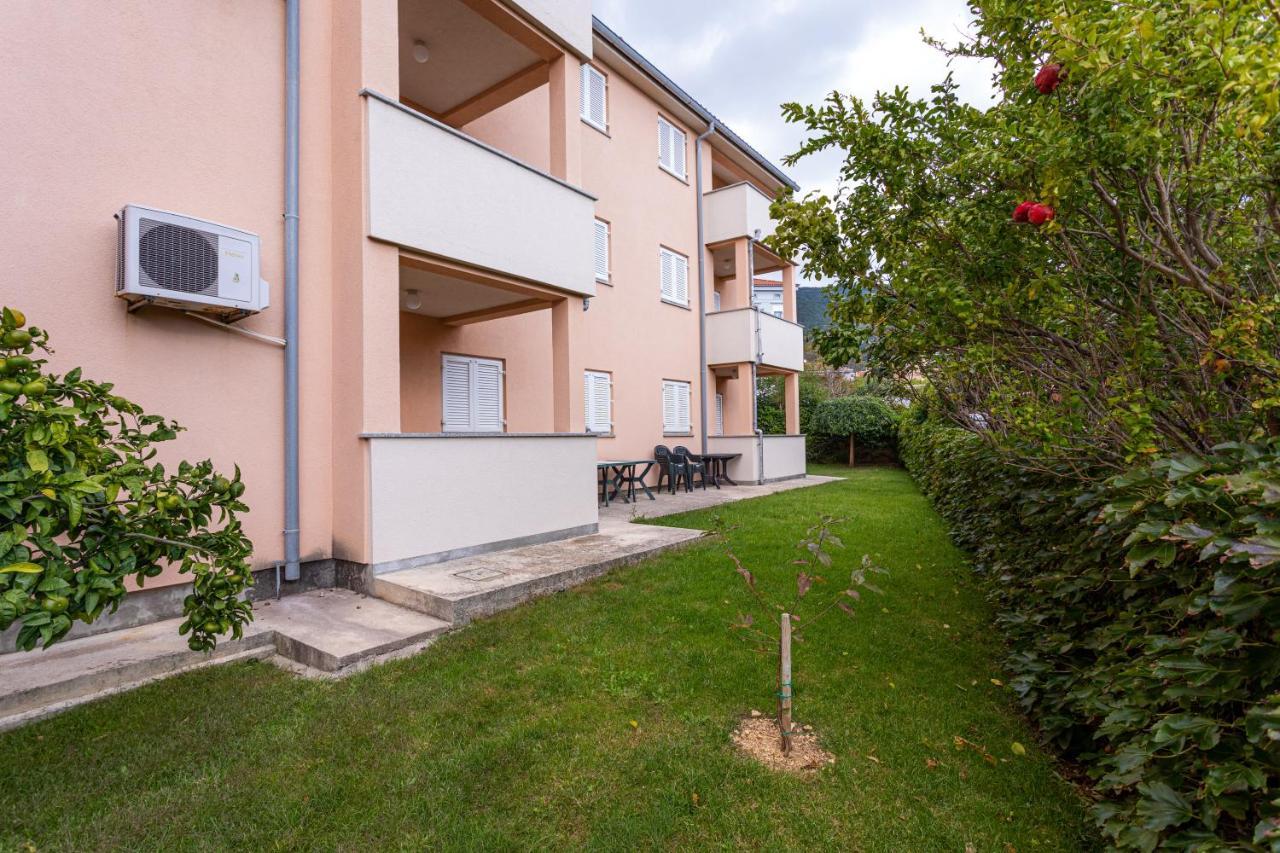 Apartments Crnekovic IV Baška Eksteriør bilde