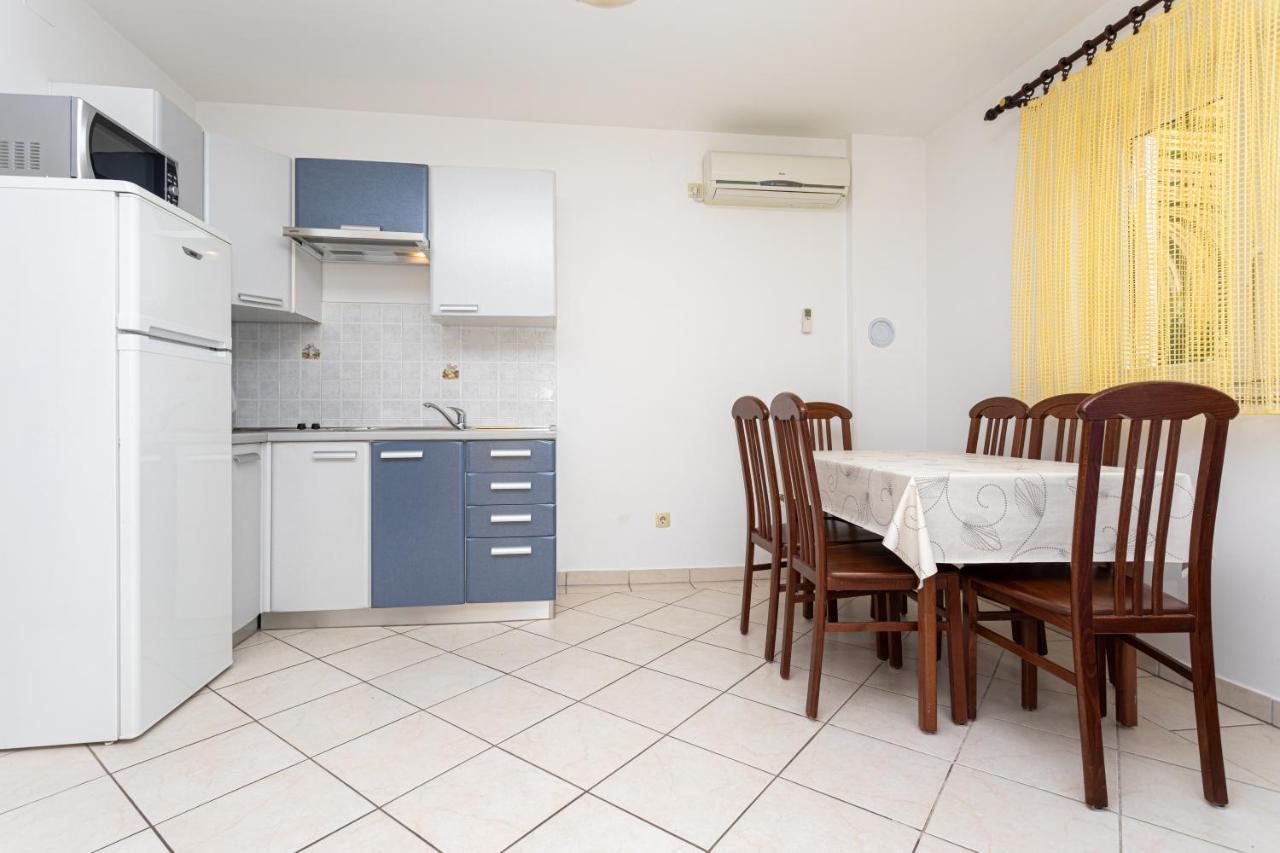 Apartments Crnekovic IV Baška Eksteriør bilde