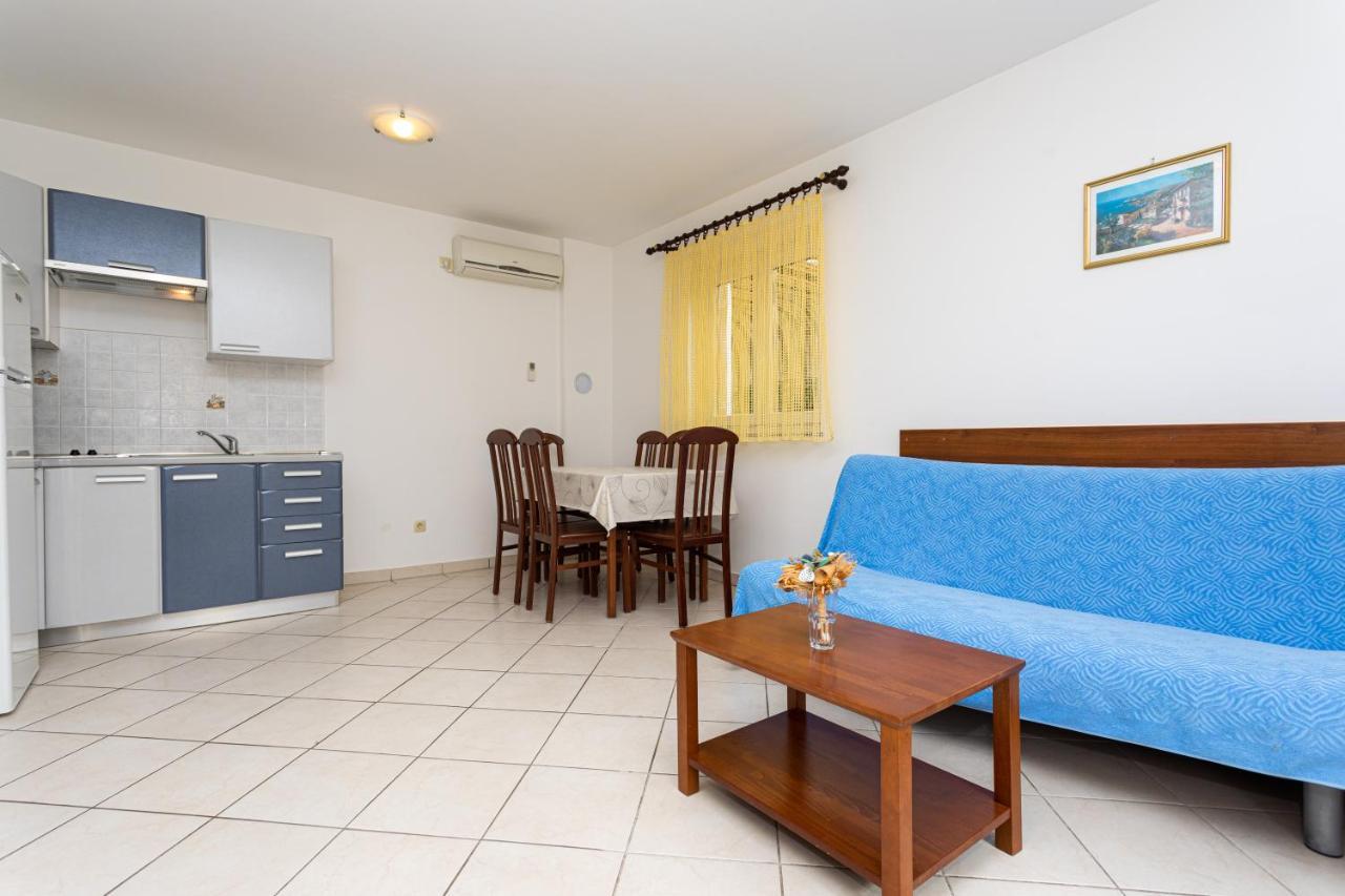 Apartments Crnekovic IV Baška Eksteriør bilde