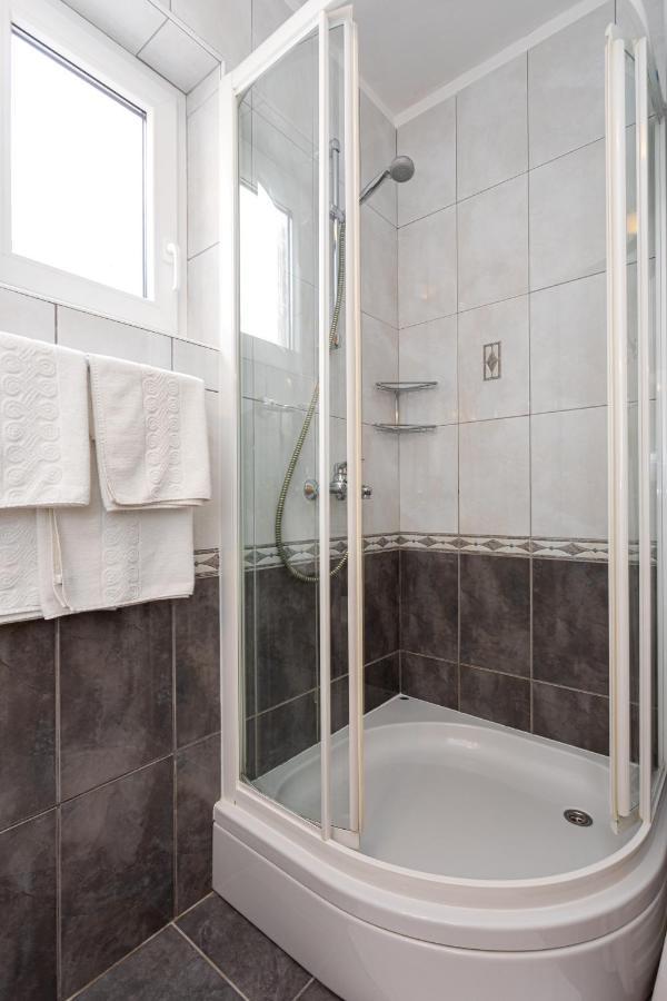 Apartments Crnekovic IV Baška Eksteriør bilde