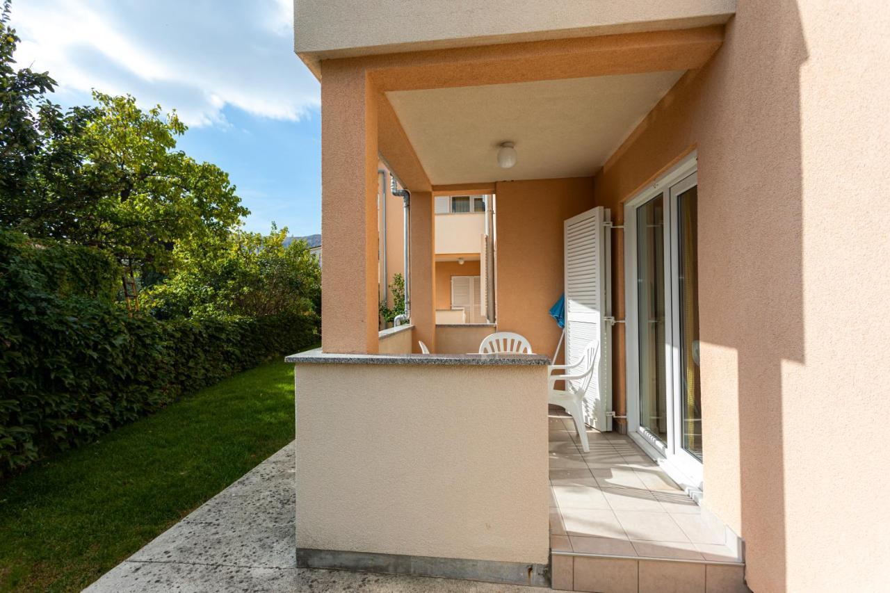 Apartments Crnekovic IV Baška Eksteriør bilde