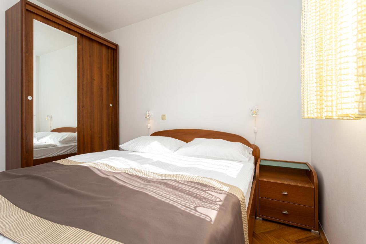 Apartments Crnekovic IV Baška Eksteriør bilde