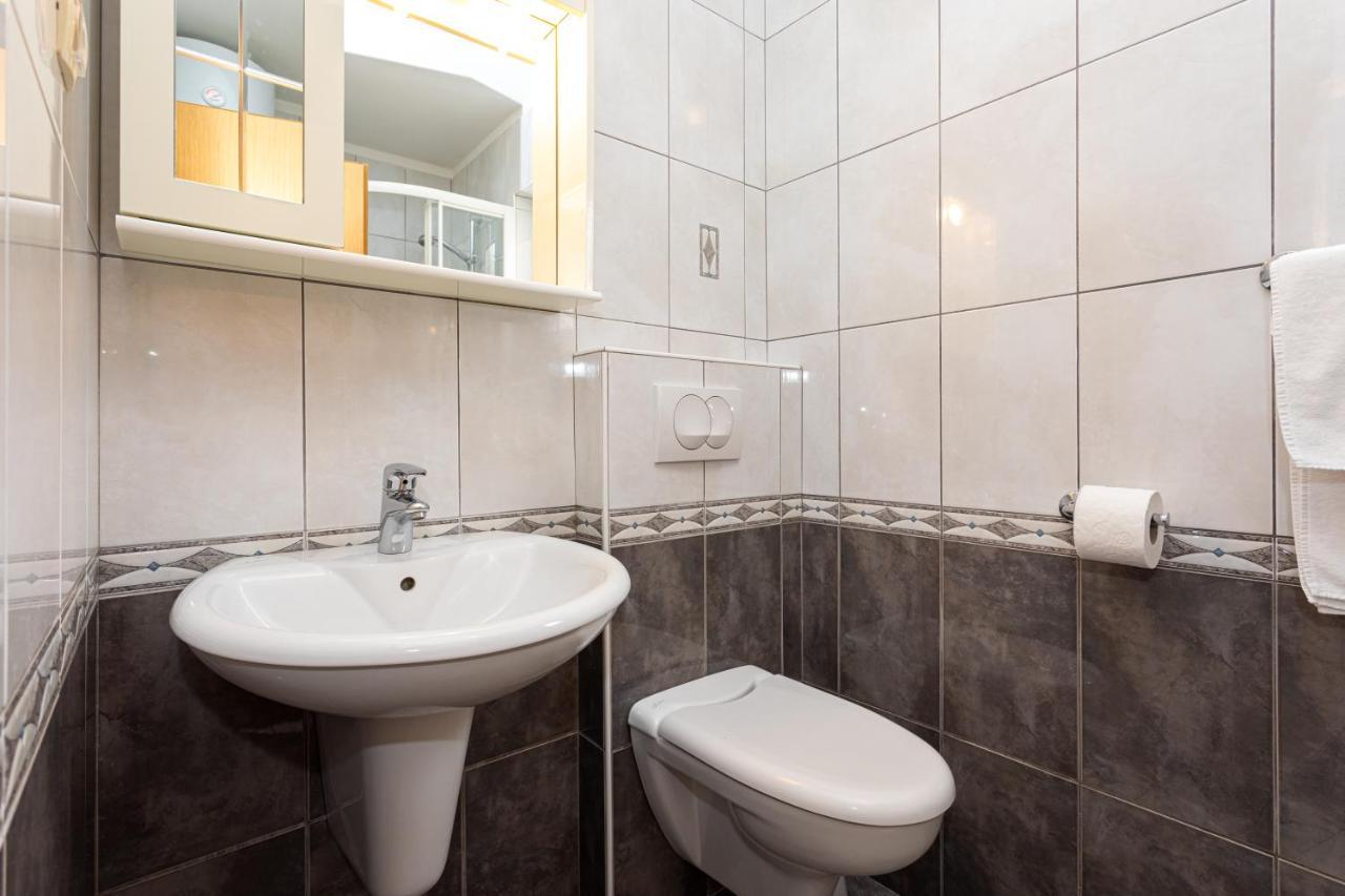 Apartments Crnekovic IV Baška Eksteriør bilde