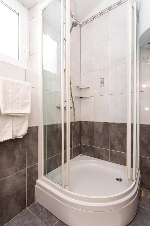 Apartments Crnekovic IV Baška Eksteriør bilde