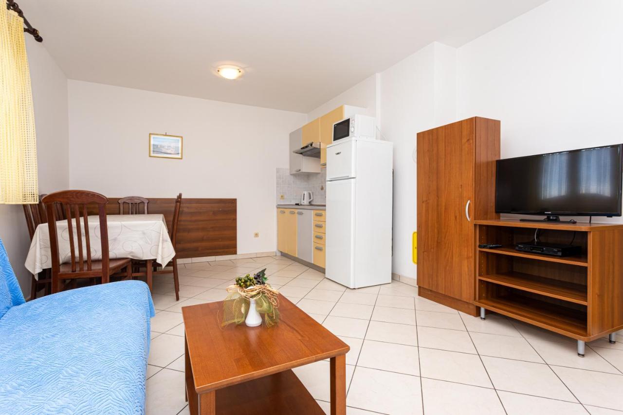 Apartments Crnekovic IV Baška Eksteriør bilde