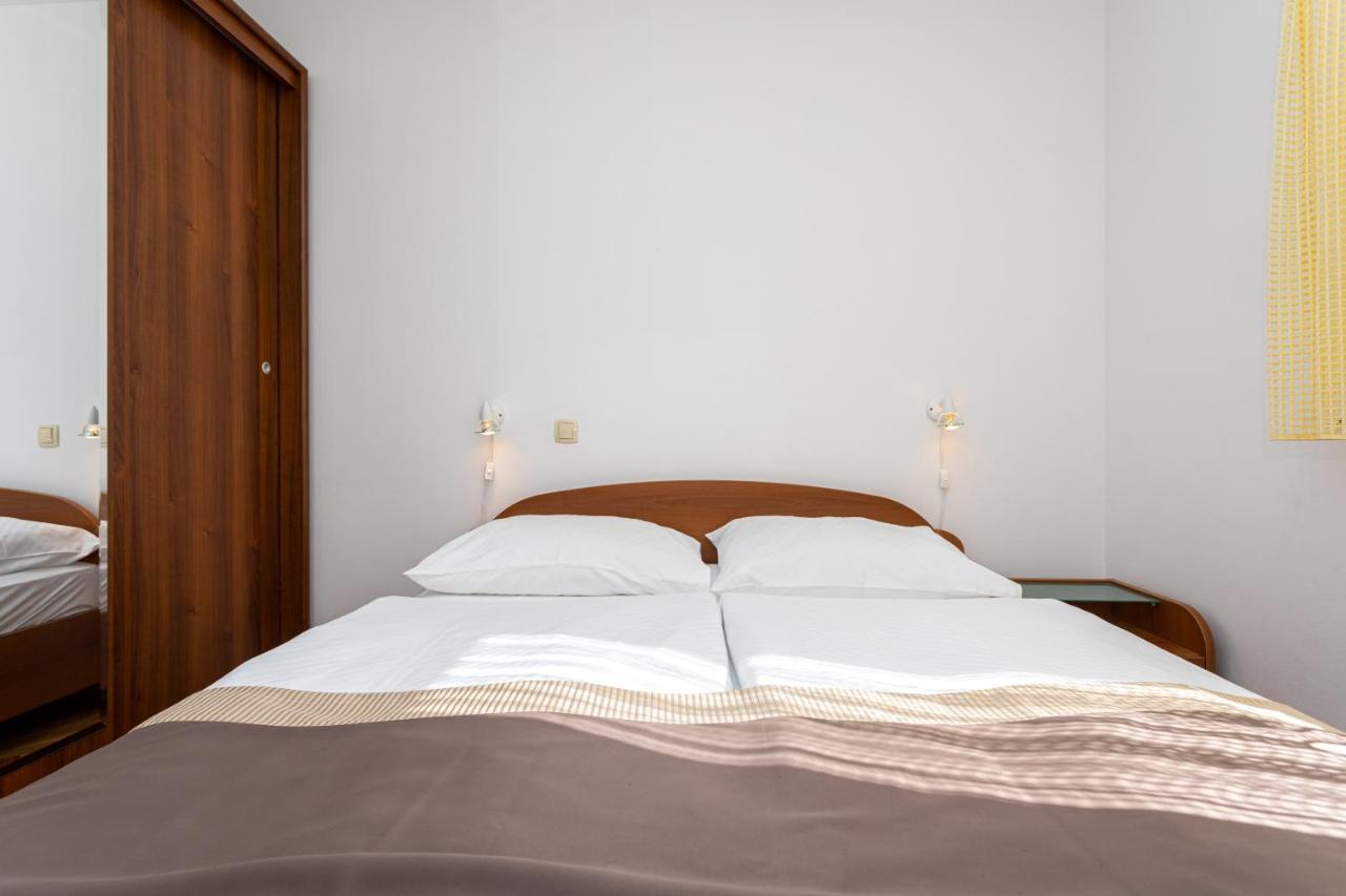 Apartments Crnekovic IV Baška Eksteriør bilde