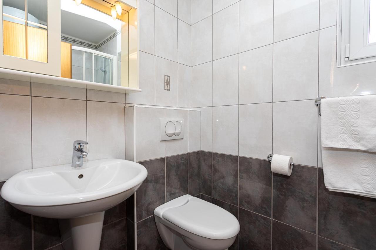 Apartments Crnekovic IV Baška Eksteriør bilde