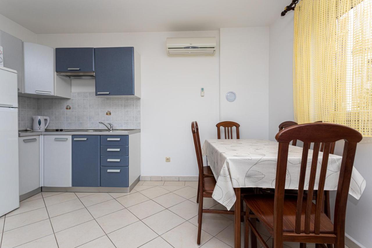Apartments Crnekovic IV Baška Eksteriør bilde