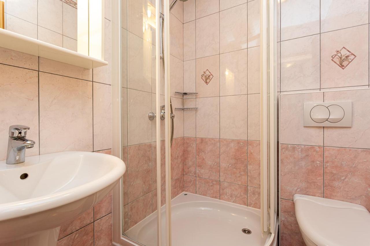 Apartments Crnekovic IV Baška Eksteriør bilde