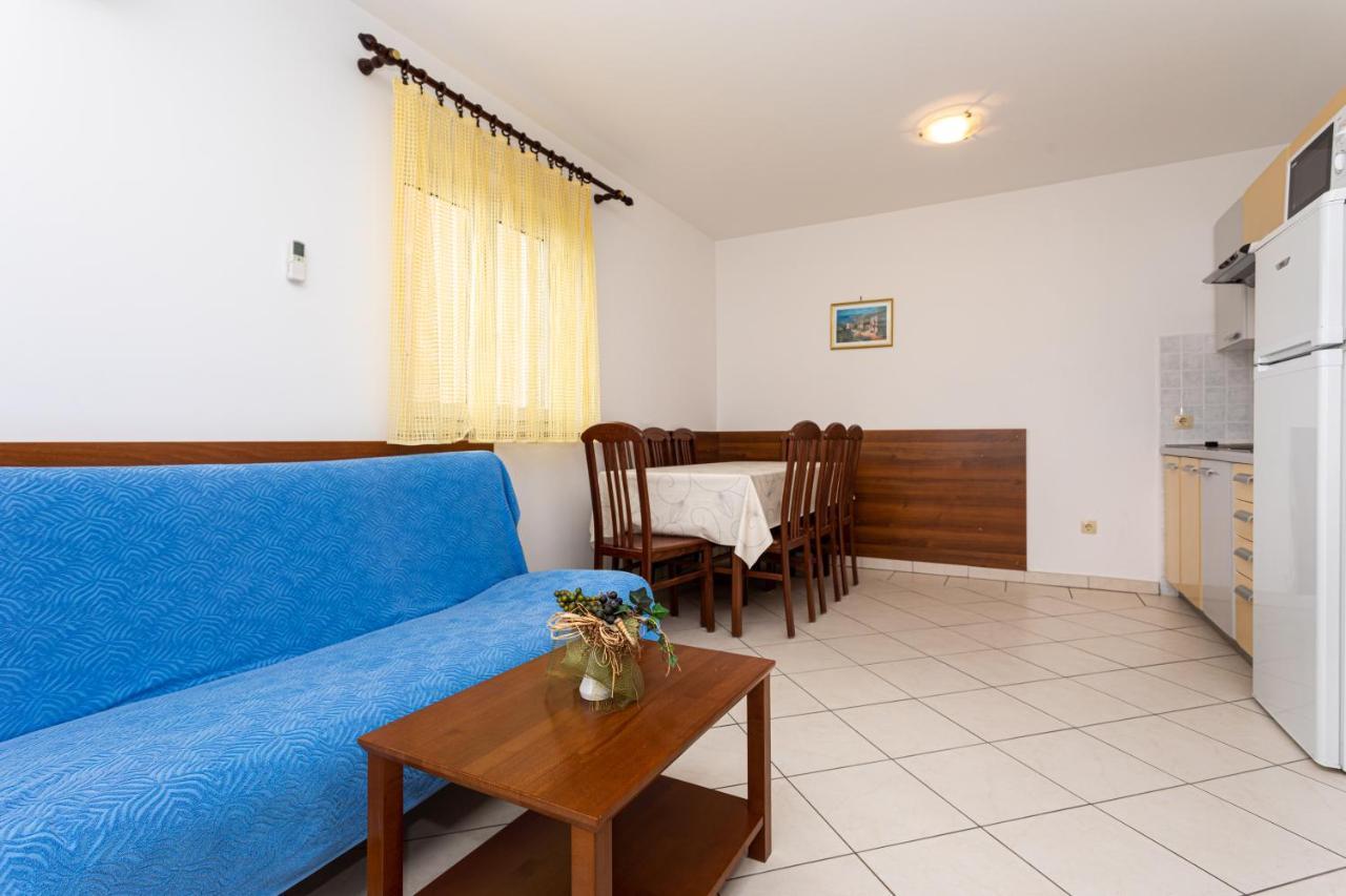 Apartments Crnekovic IV Baška Eksteriør bilde