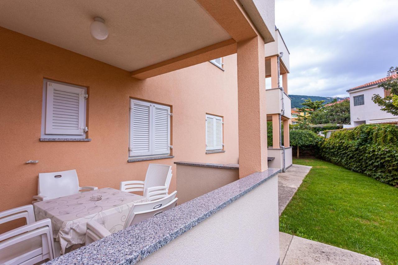 Apartments Crnekovic IV Baška Eksteriør bilde