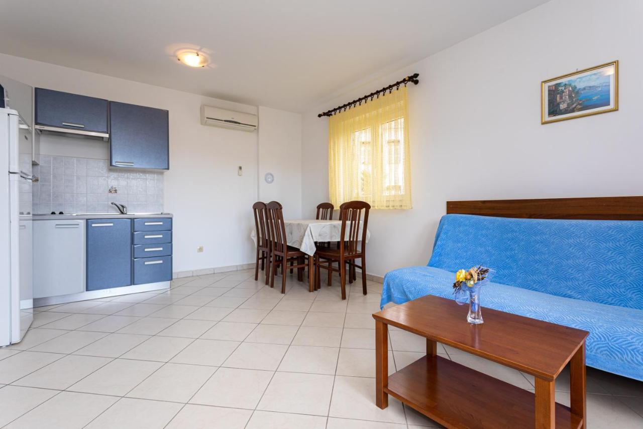 Apartments Crnekovic IV Baška Eksteriør bilde