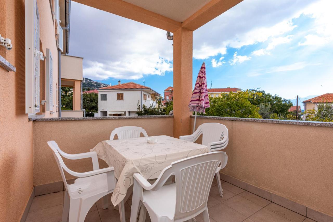 Apartments Crnekovic IV Baška Eksteriør bilde