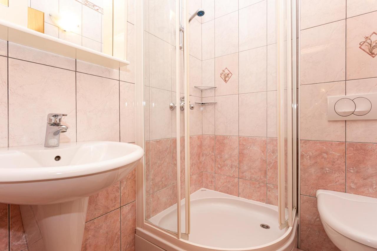 Apartments Crnekovic IV Baška Eksteriør bilde